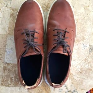Cole Haan men's size 10 gently used shoes